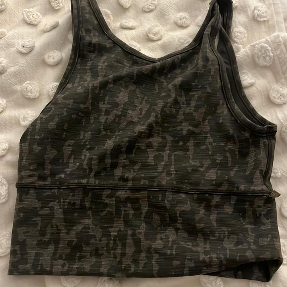 Lululemon tank top 4